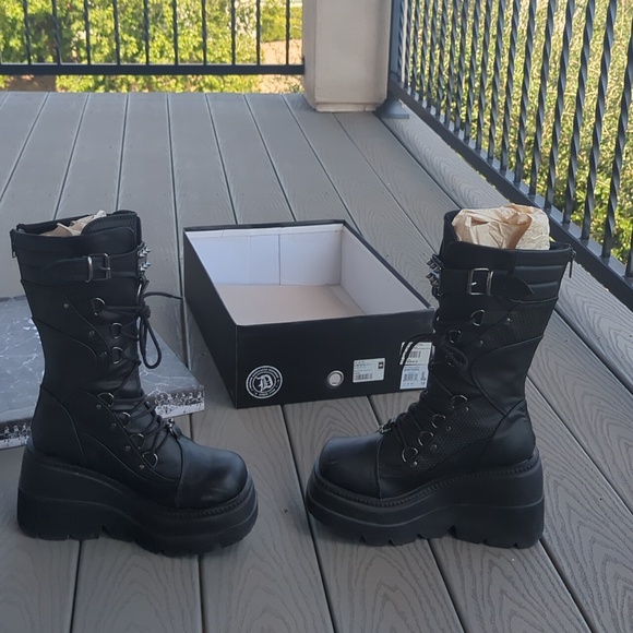 Demonia High Rise Shaker Boots Size 10 - Picture 6 of 7